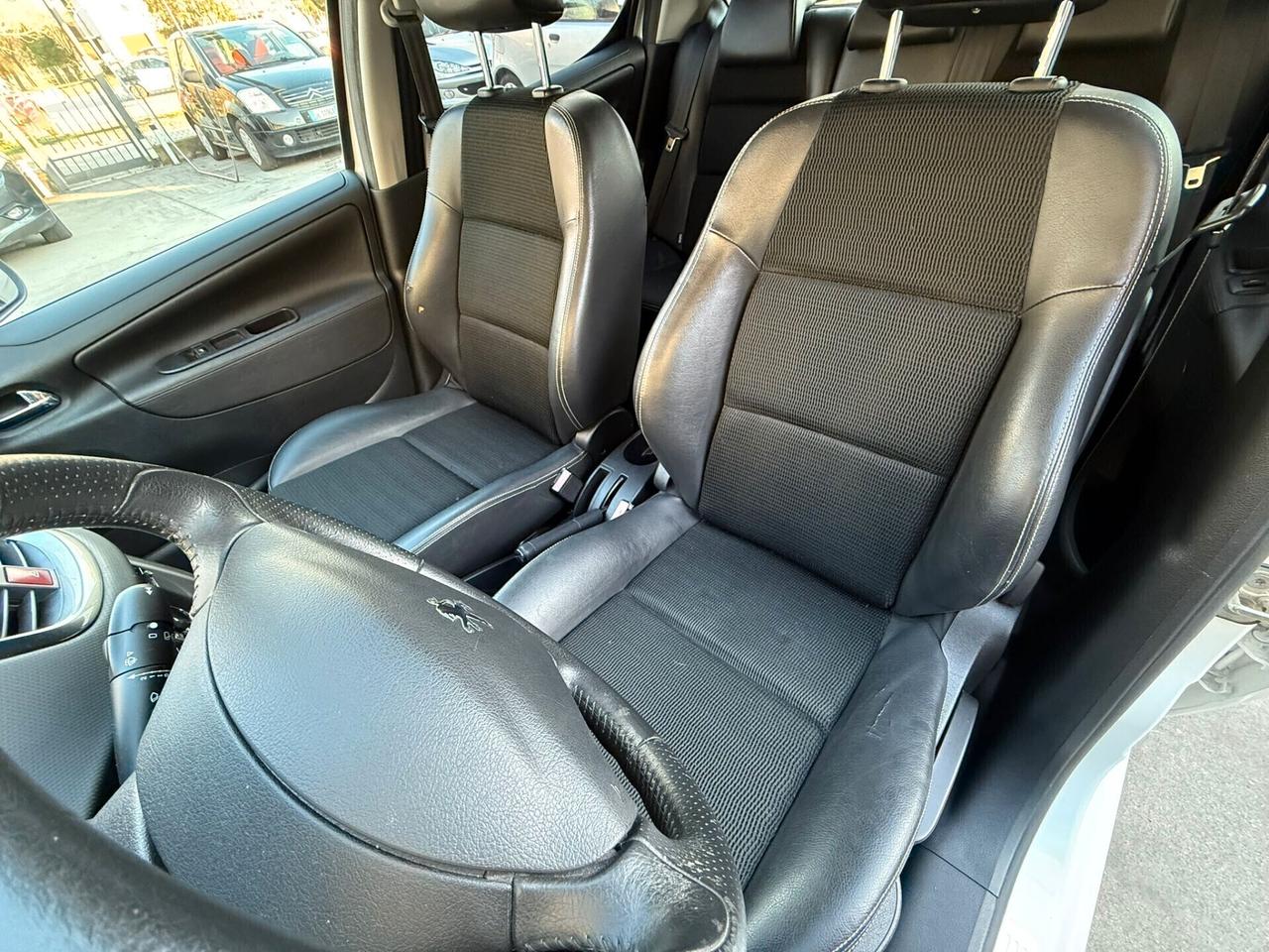 Peugeot 207 5p 1.4 95 CV 74.900 KM