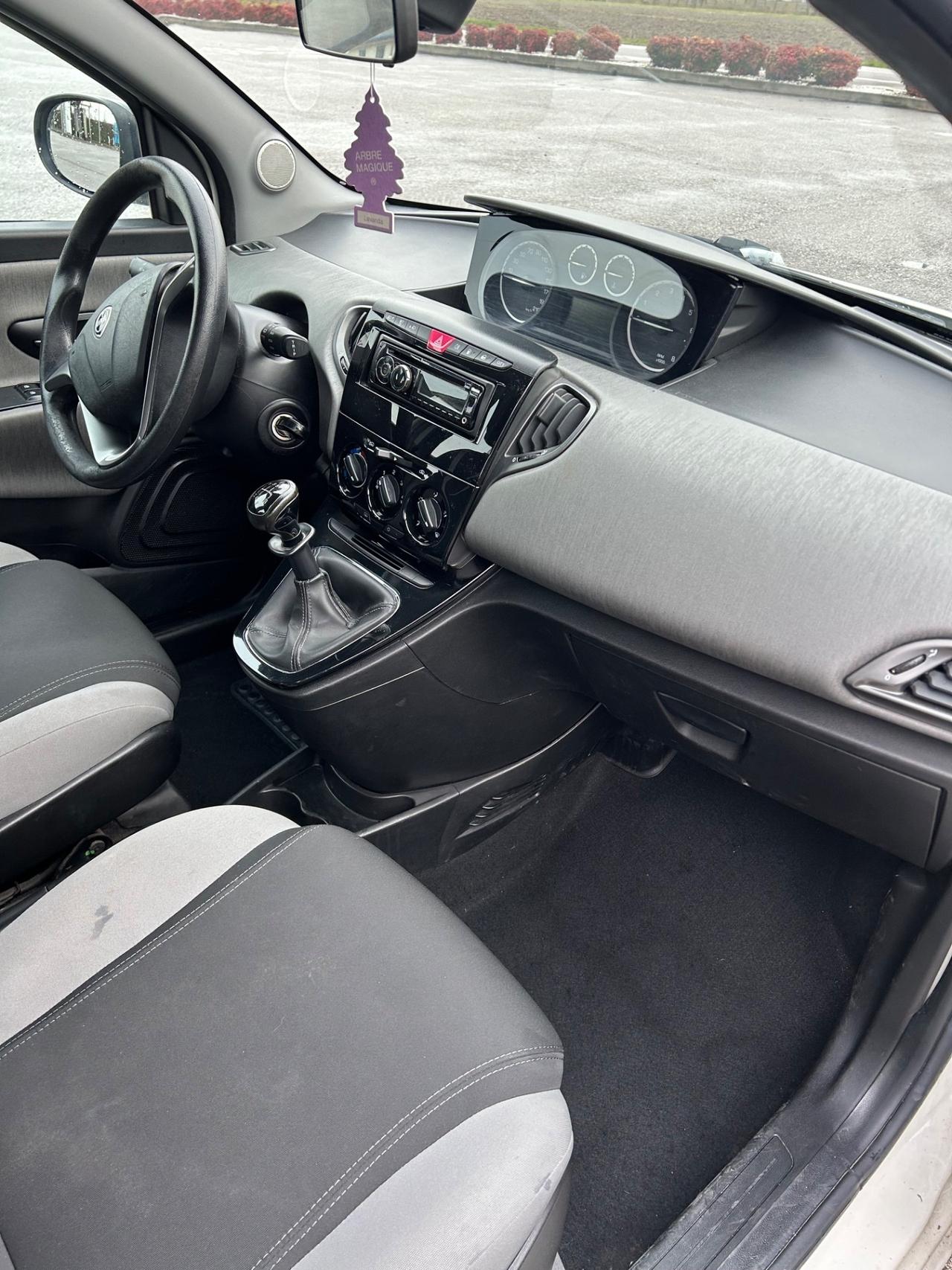 Lancia Ypsilon 1.2 69 CV 5 porte GPL Ecochic Gold