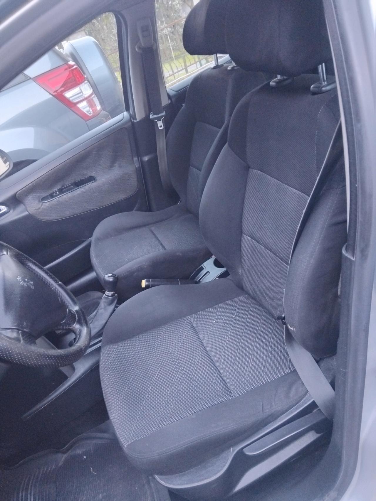 Peugeot 207 1.6 HDi 90CV 5p. XS