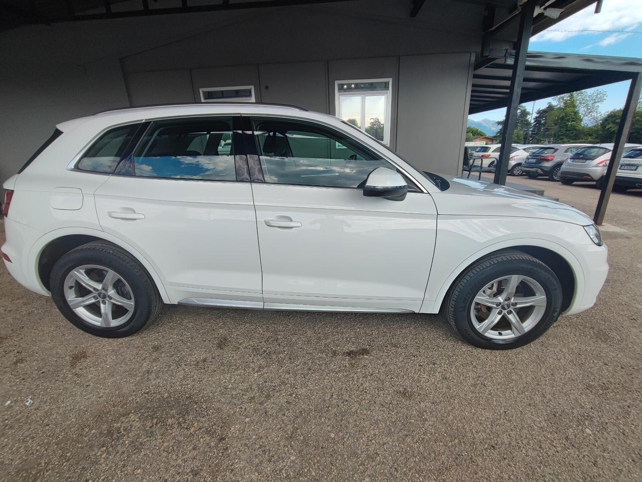 Audi Q5 40 TDI quattro S tronic Business Sport