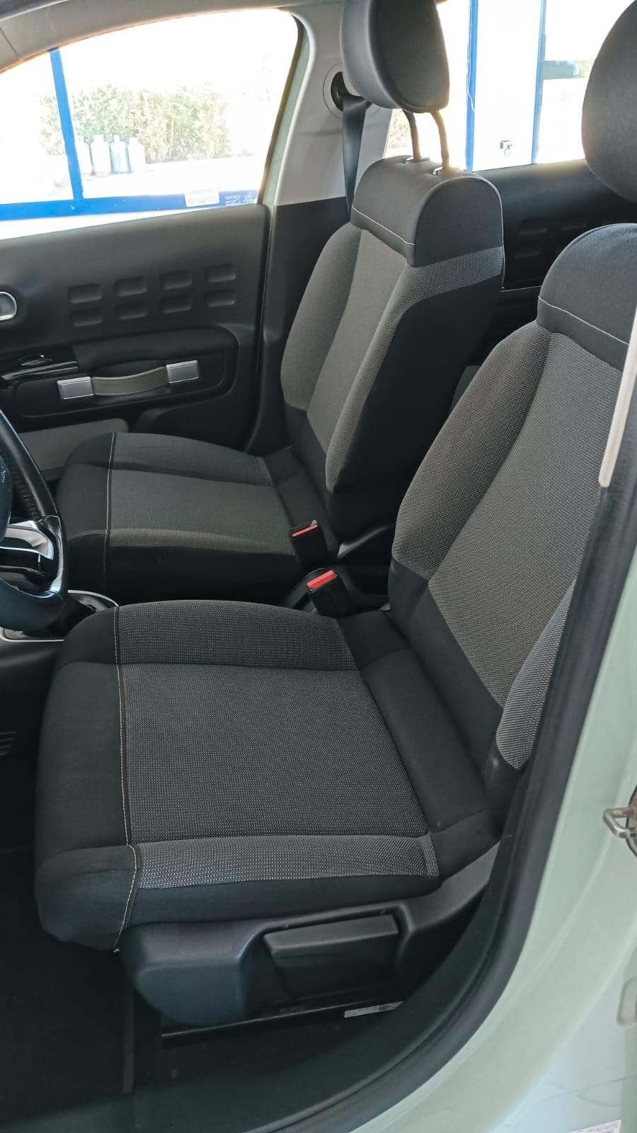 Citroen C3 PureTech 82 Shine Airbump