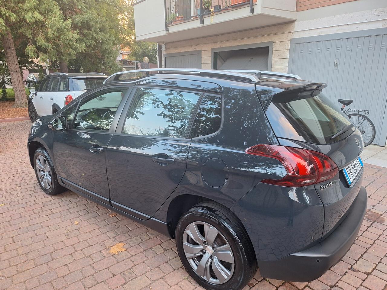 Peugeot 2008 PureTech 82 Allure Benz/Gpl