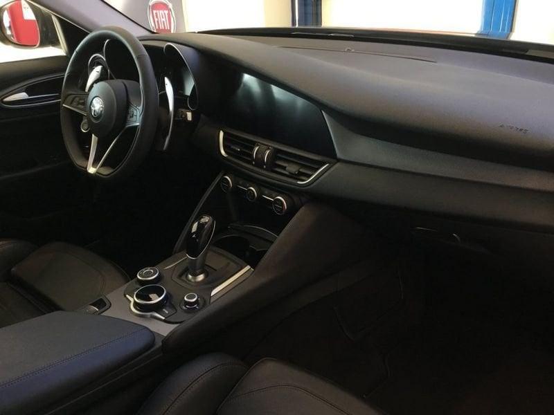 Alfa Romeo Giulia 2.2 Turbo AT8 210CV AWD Q4 Veloce my19