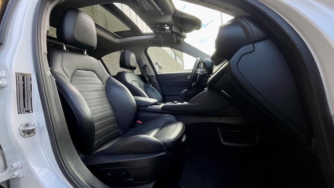 ALFA ROMEO GIULIA 2.2 VELOCE AT8 Q4 210CV - TETTO, PELLE, SEDILI RISCALDATI