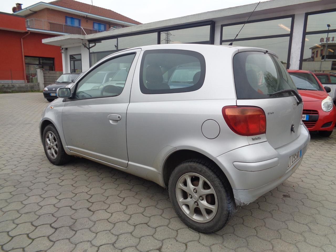 Toyota Yaris 1.0i 16V cat 3 porte Sol
