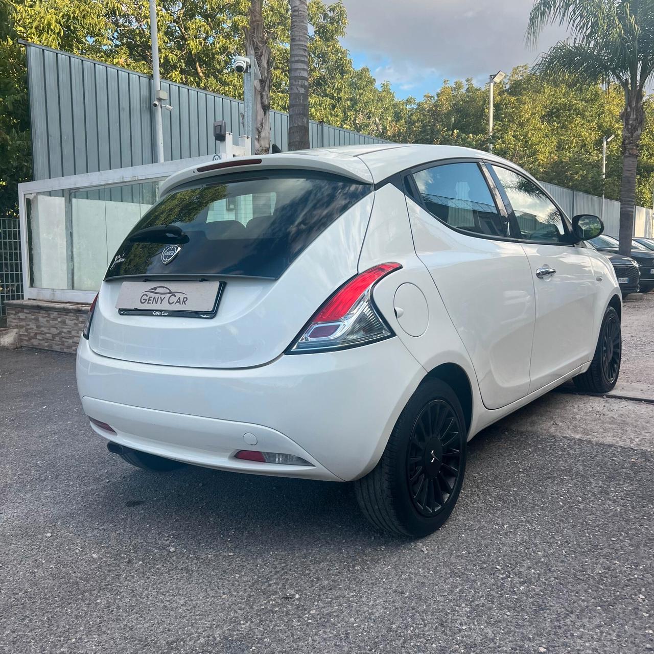 Lancia Ypsilon 1.2 69 CV 5 porte GPL Ecochic Gold