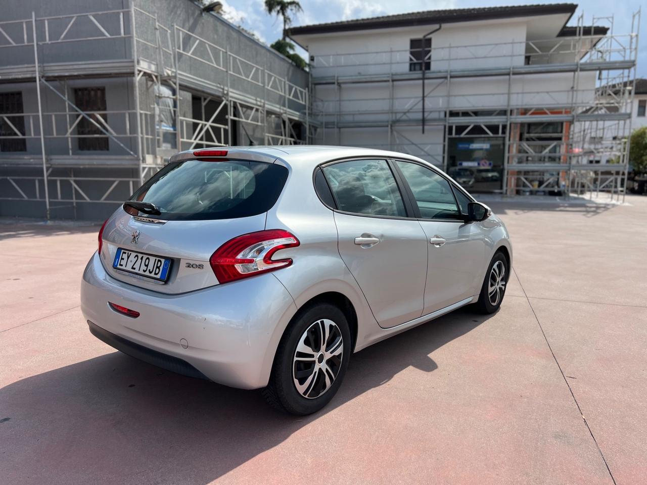 Peugeot 208 1.4 HDi 68 CV 5 porte Access