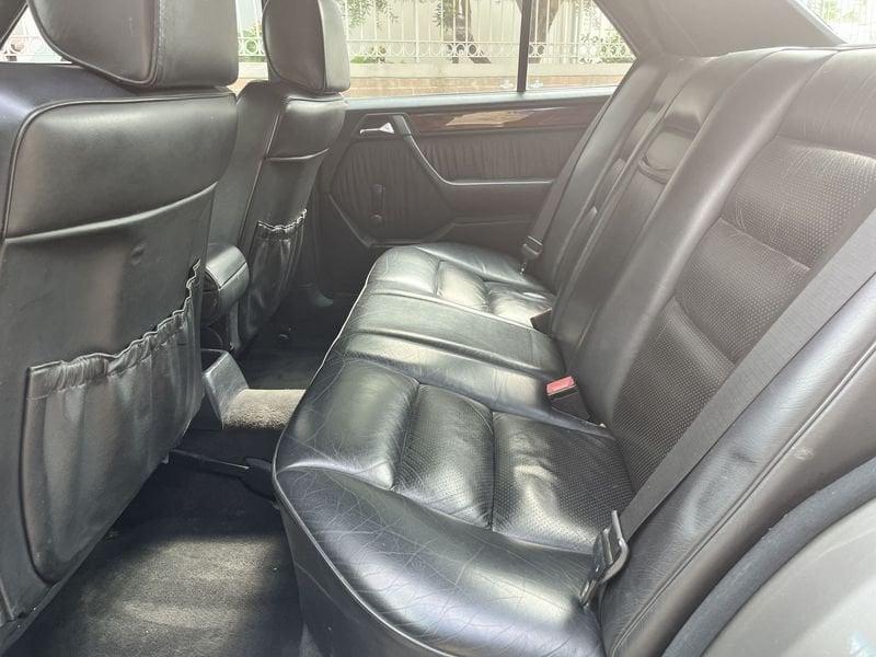 Mercedes-Benz Serie 200-320 250 E Turbo Diesel UNICO PROPRIETARIO