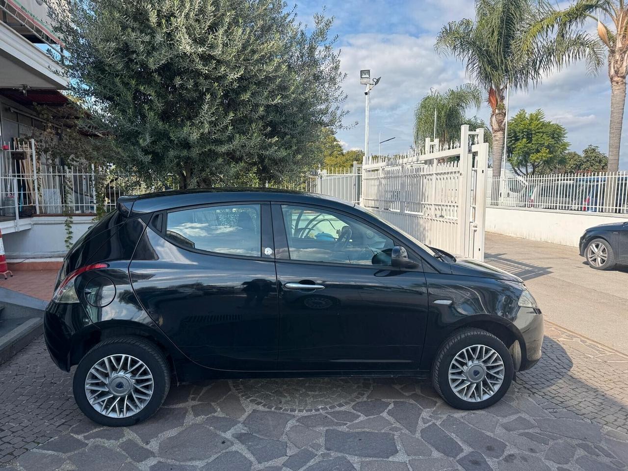Lancia Ypsilon 0.9 TwinAir 85 Metano Ecochic Silver BLACK FRIDAY