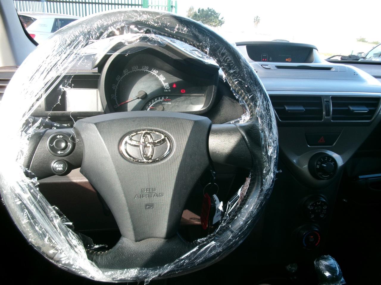 Toyota iQ 1.0 CVT MULTIDRIVE AUTOMATICA