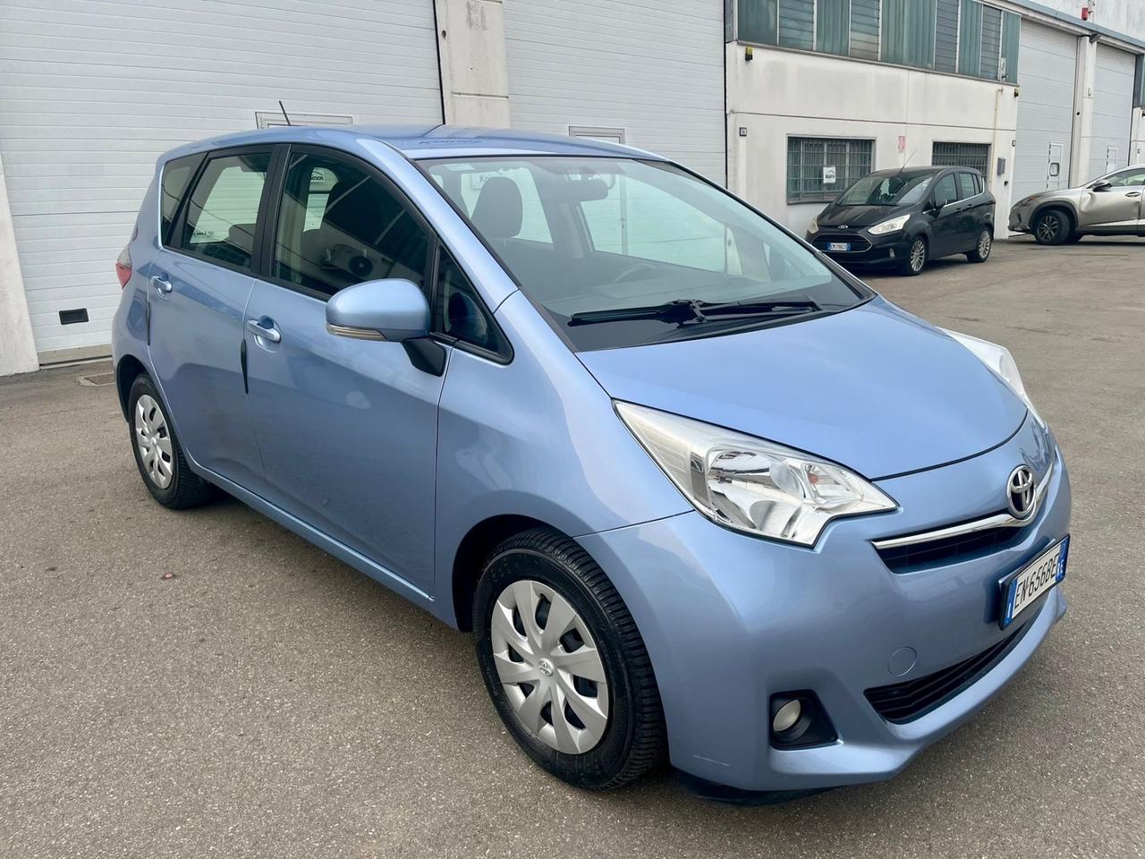 Toyota Verso-S 1.4D 2012 96.000km cambio automatico