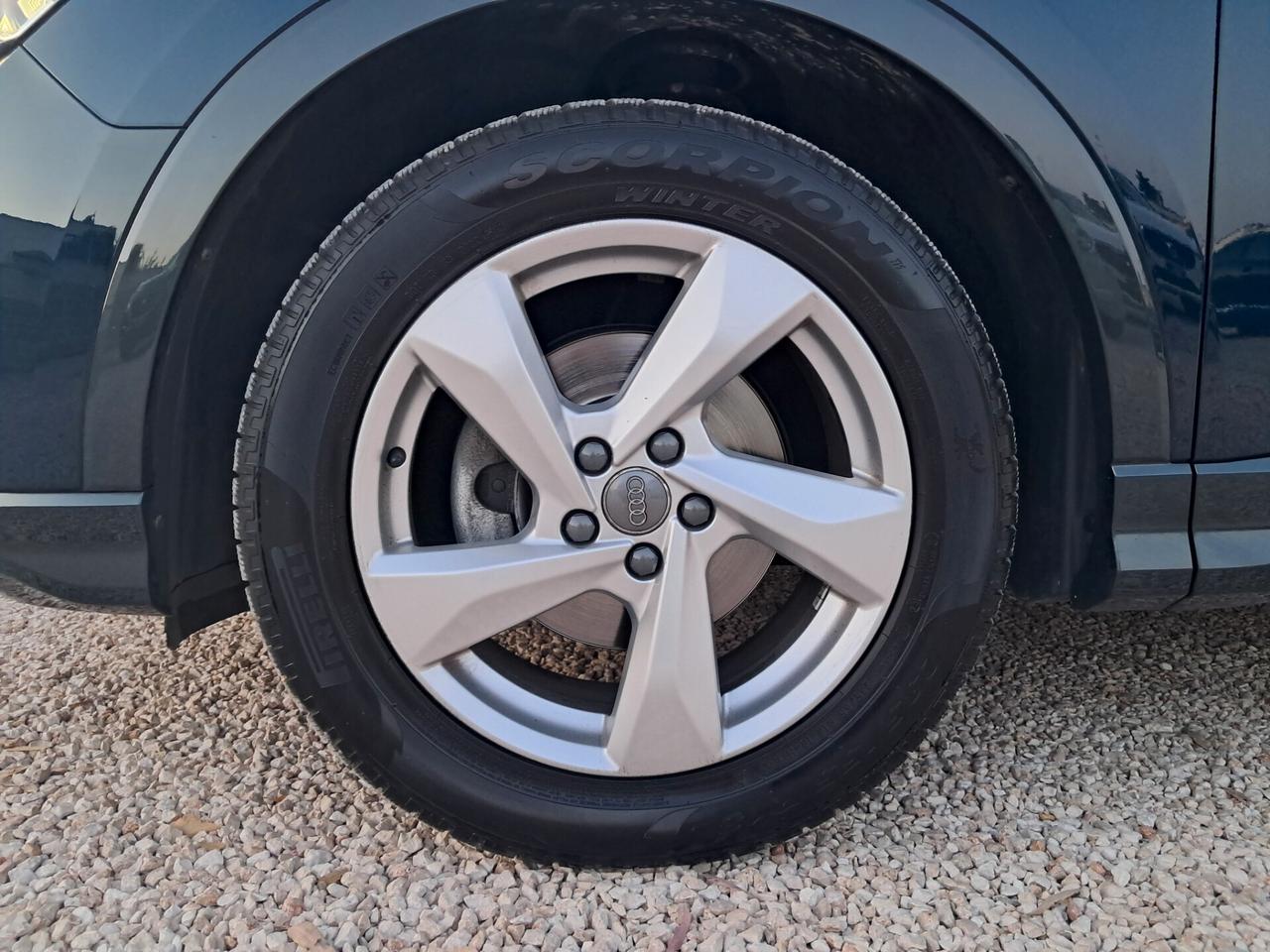 Audi Q3 35 TDI 150cv S Tronic * TETTO-FARI MATRIX-LED-NAVY*