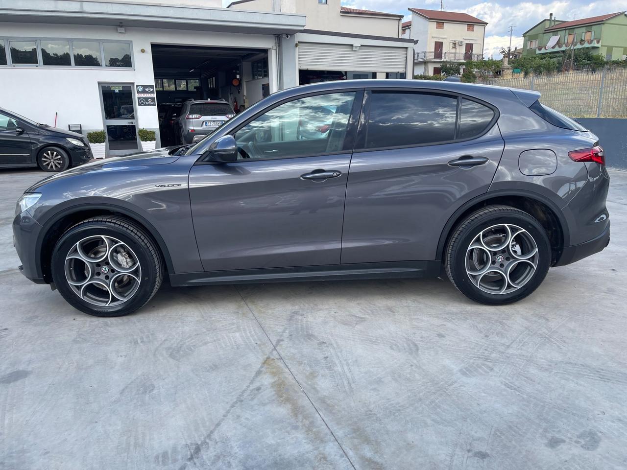 Alfa Romeo Stelvio 2.2 Turbodiesel 180 CV AT8 Q4 Business