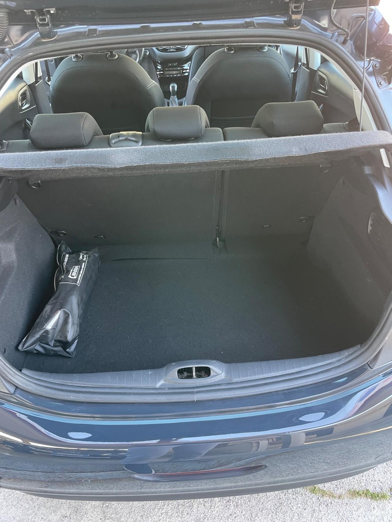 Peugeot 208 PureTech 82 5p. GPL Allure