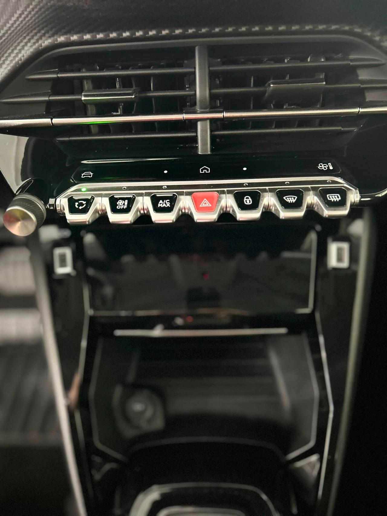 Peugeot 208 Hybrid Benzina 136 e-DCS6 Allure