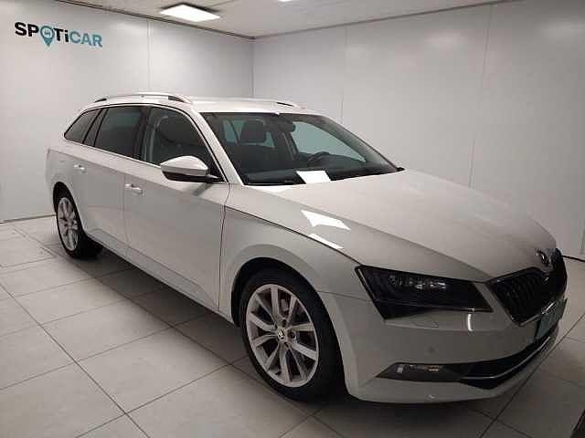 SKODA Superb Wagon 2.0 tdi Executive 4x4 190cv dsg 7m