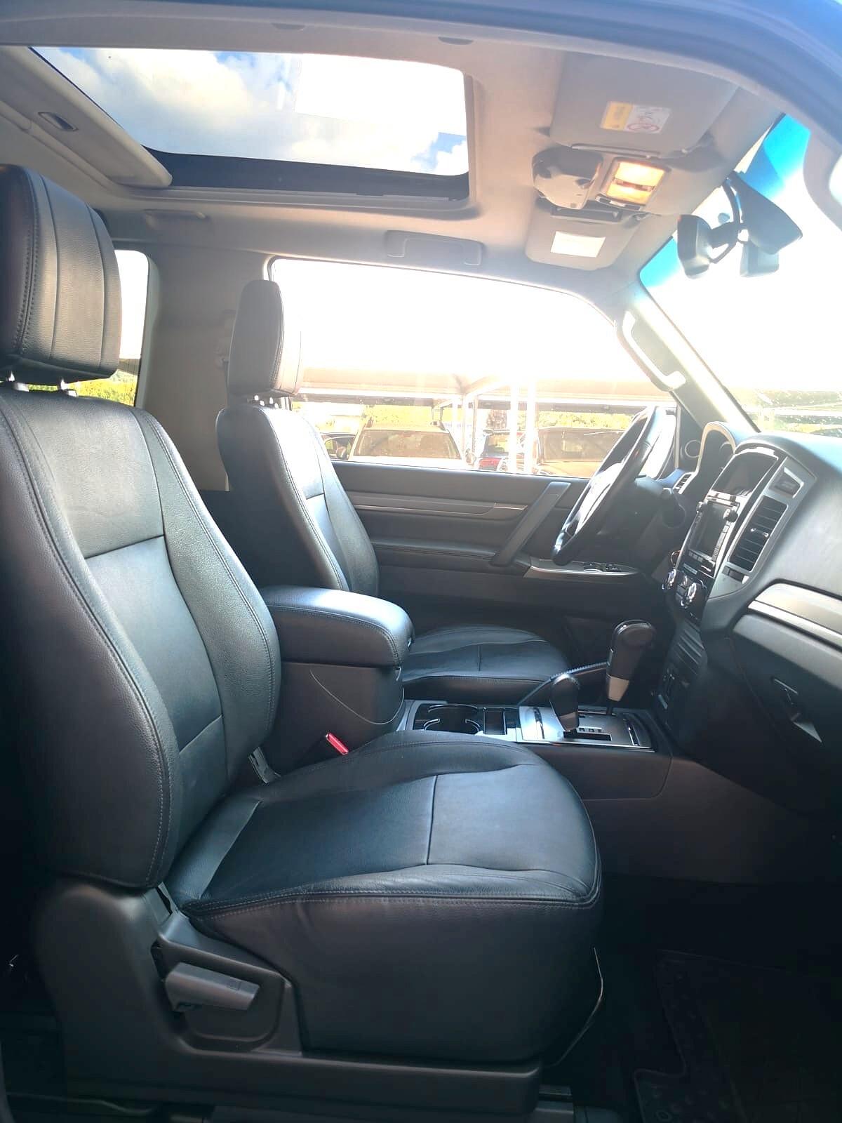 Mitsubishi Pajero 3.2 DI-D 16V aut. 3p. ***TETTO***TELECAMERA***PELLE***NAVI***