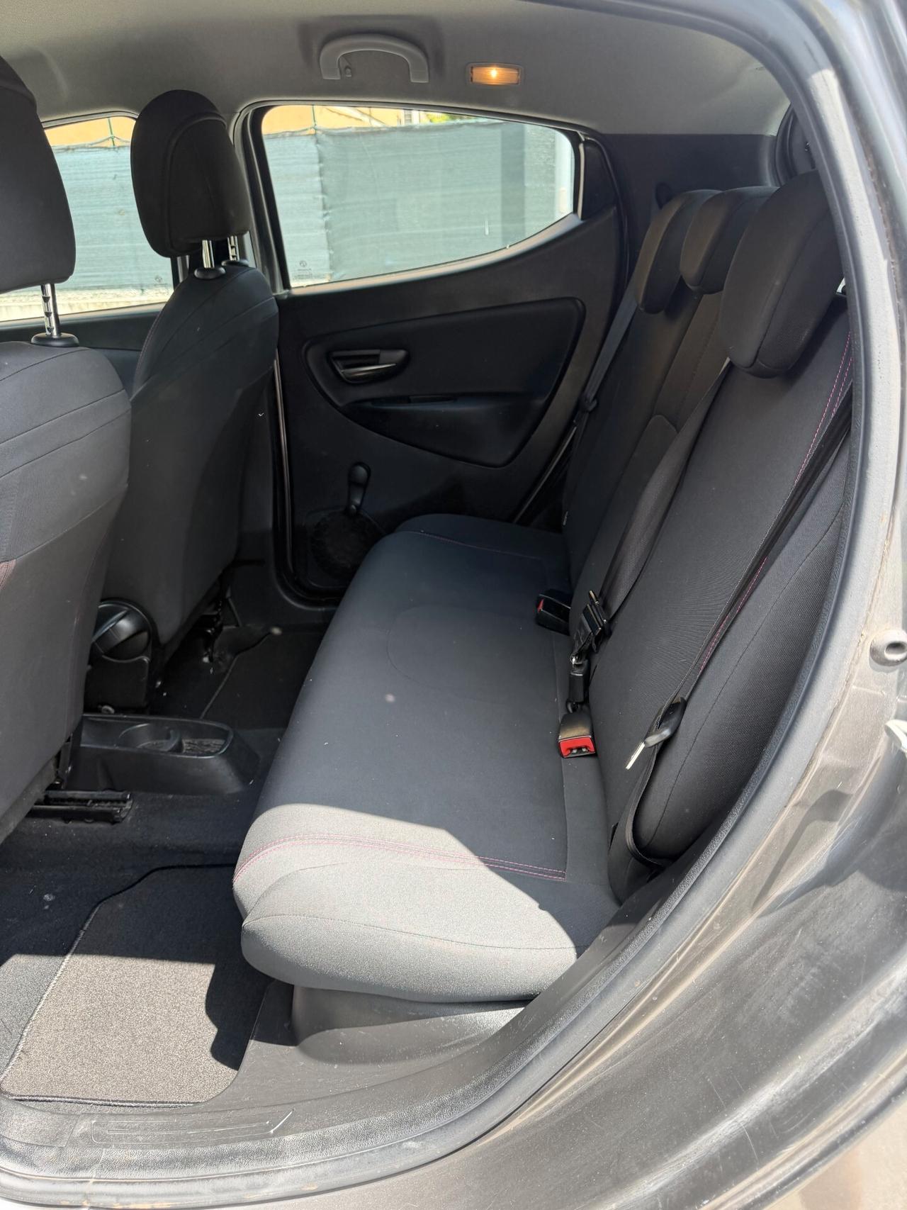 Lancia Ypsilon 1.2 69 CV 5 porte GPL Ecochic Silver