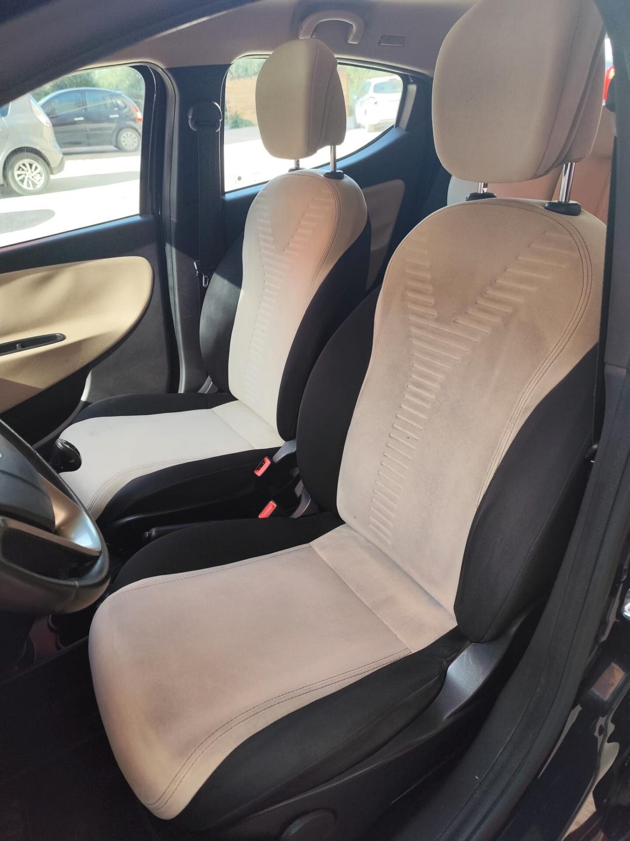 Lancia Ypsilon 1.3 MJT 95 CV 5 porte S&S Platinum