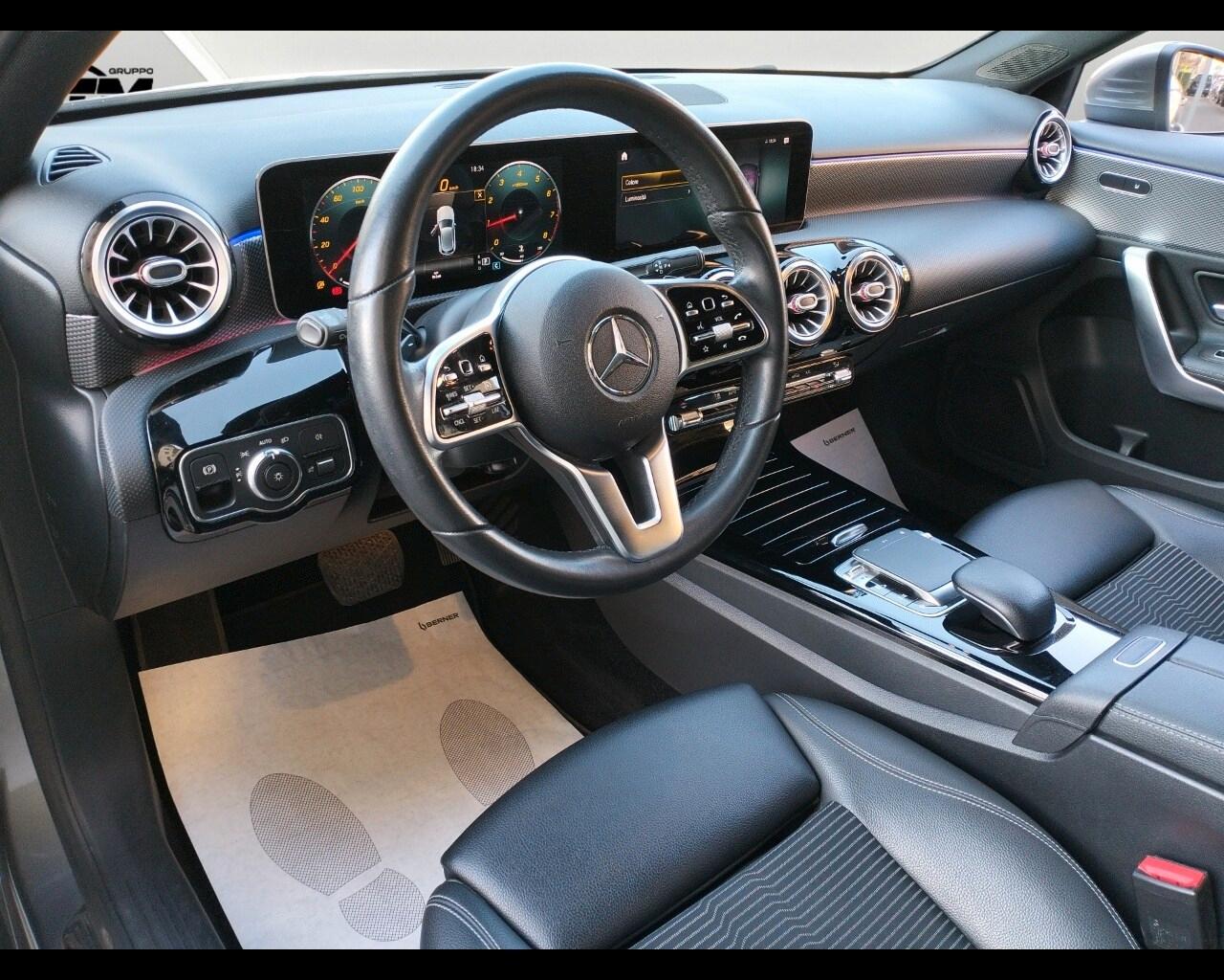 MERCEDES Classe A (V177) A 180 Automatic Bu...