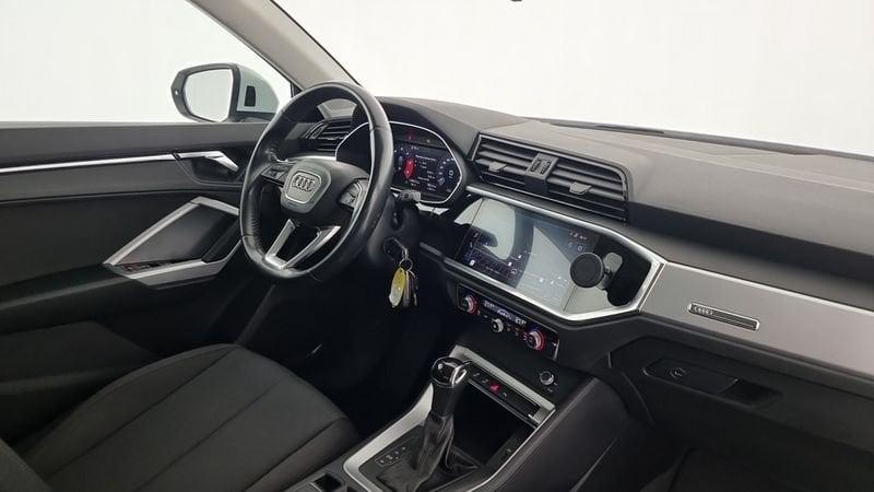 Audi Q3 35 TDI S tronic Business