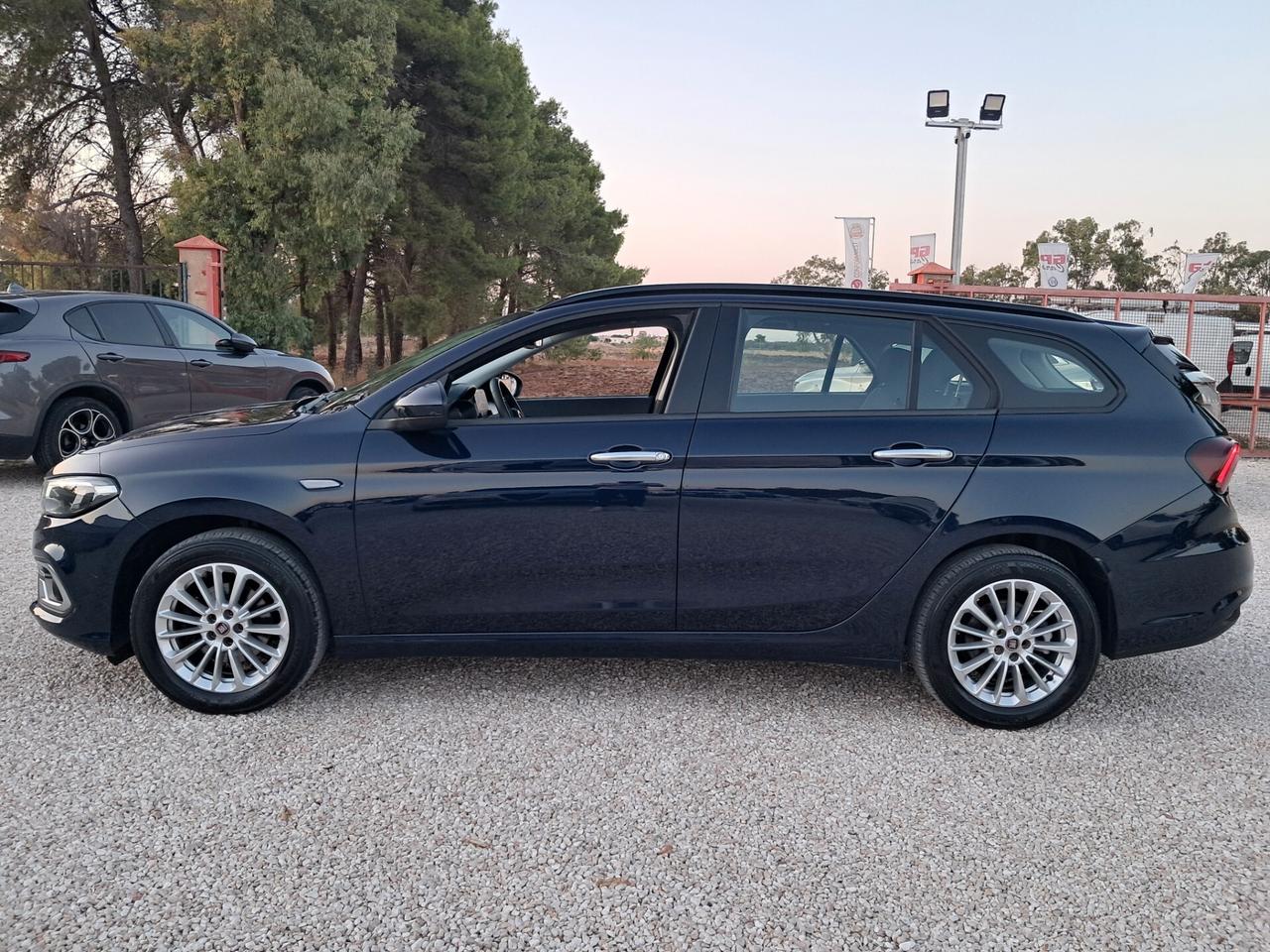 Fiat Tipo 1.6Mtj 120cv-Lounge*NAVI*LED*VIRTUAL