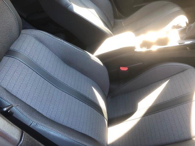 Peugeot 2008 PureTech 100 S&S Allure