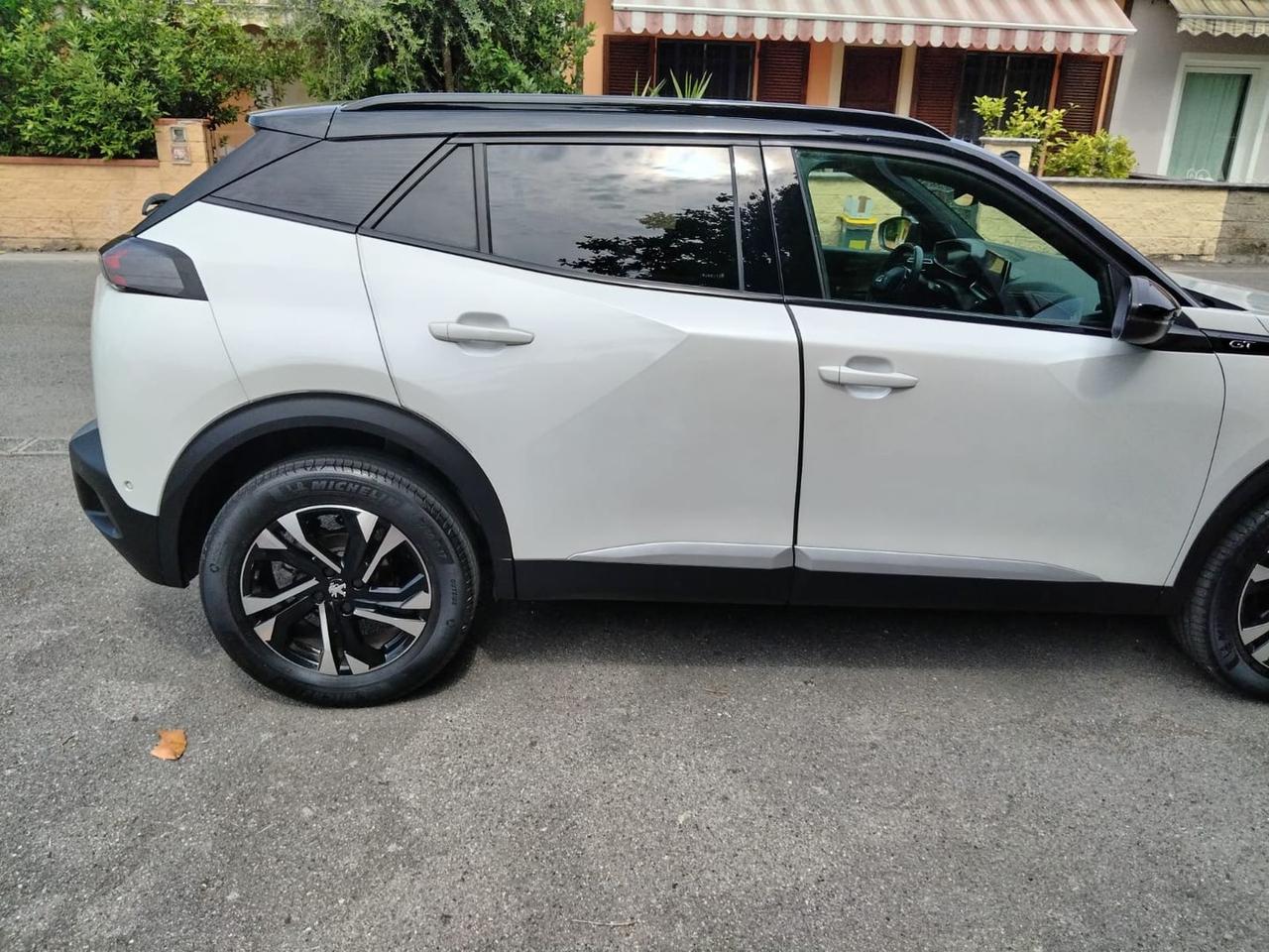 Peugeot 2008 GT 1.5 Blue HDI 110