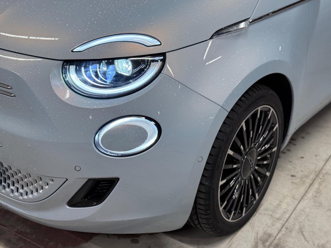 Fiat 500 500e 42 kWh La Prima - AUTO FULL