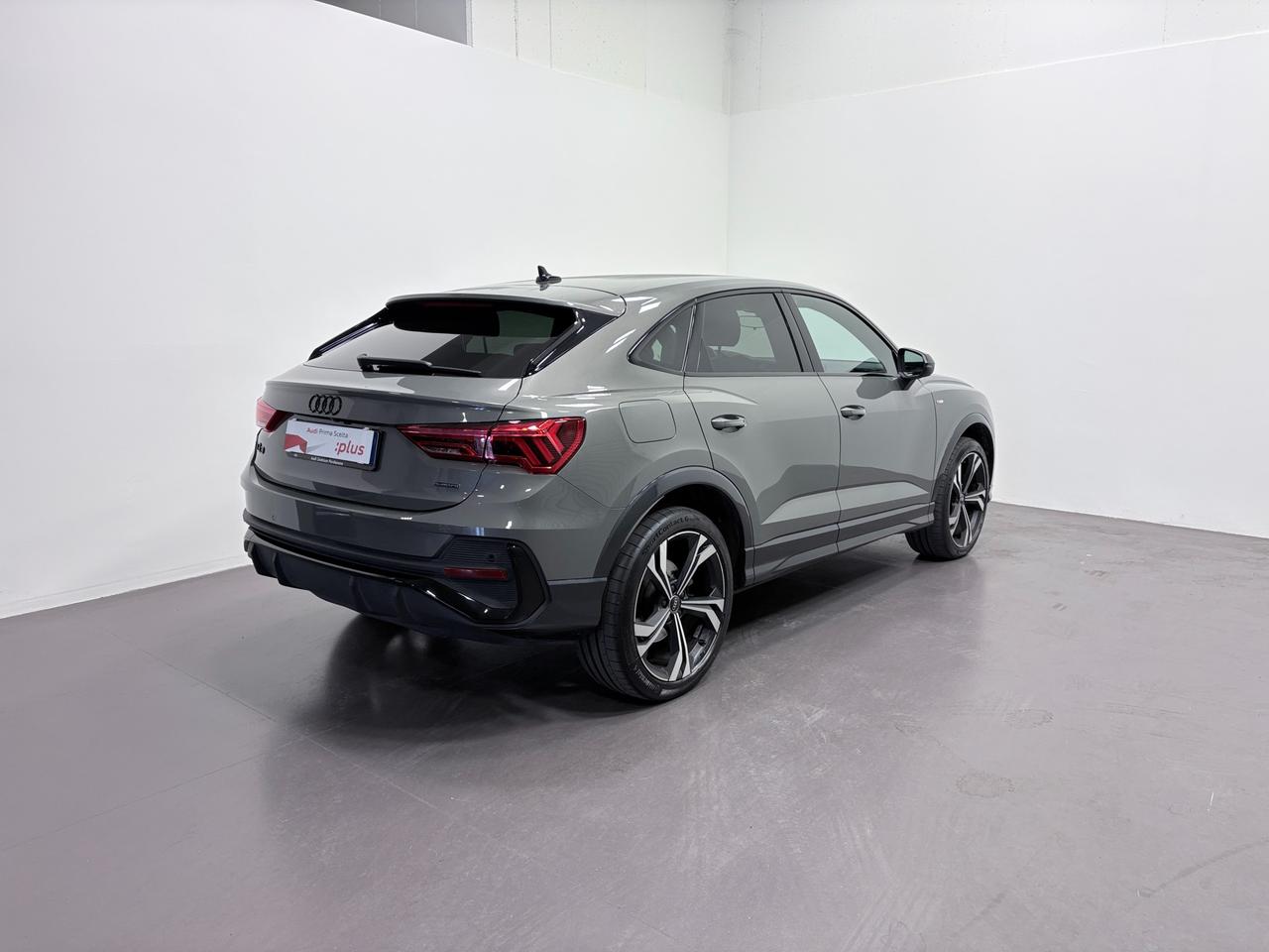 AUDI Q3 SPORTBACK 45 TFSI S-TRONIC QUATTRO IDENTITY BLACK