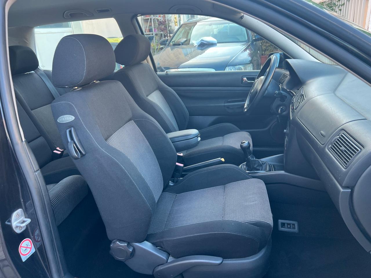Volkswagen Golf 1.6 16V cat 3 porte Highline NEOPATENTATI