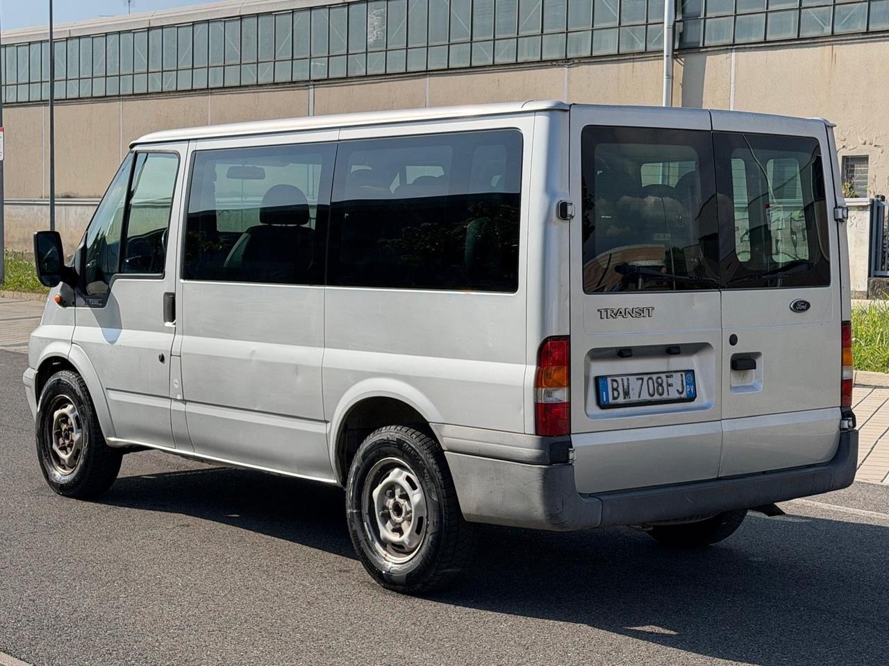 Ford Transit Bus 9 posti