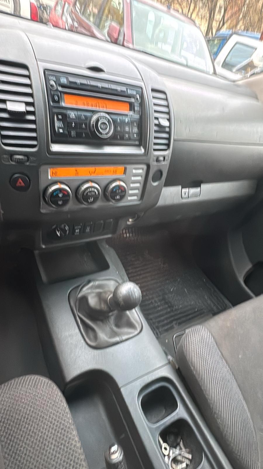 Nissan Navara 2.5 dCi 4 porte Double Cab SE