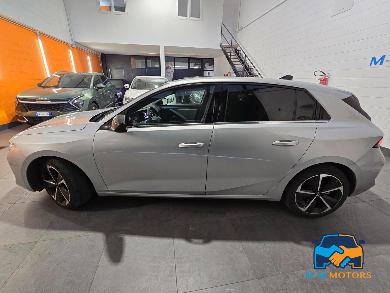 Opel Astra 1.2 t Business Elegance s&s 130cv