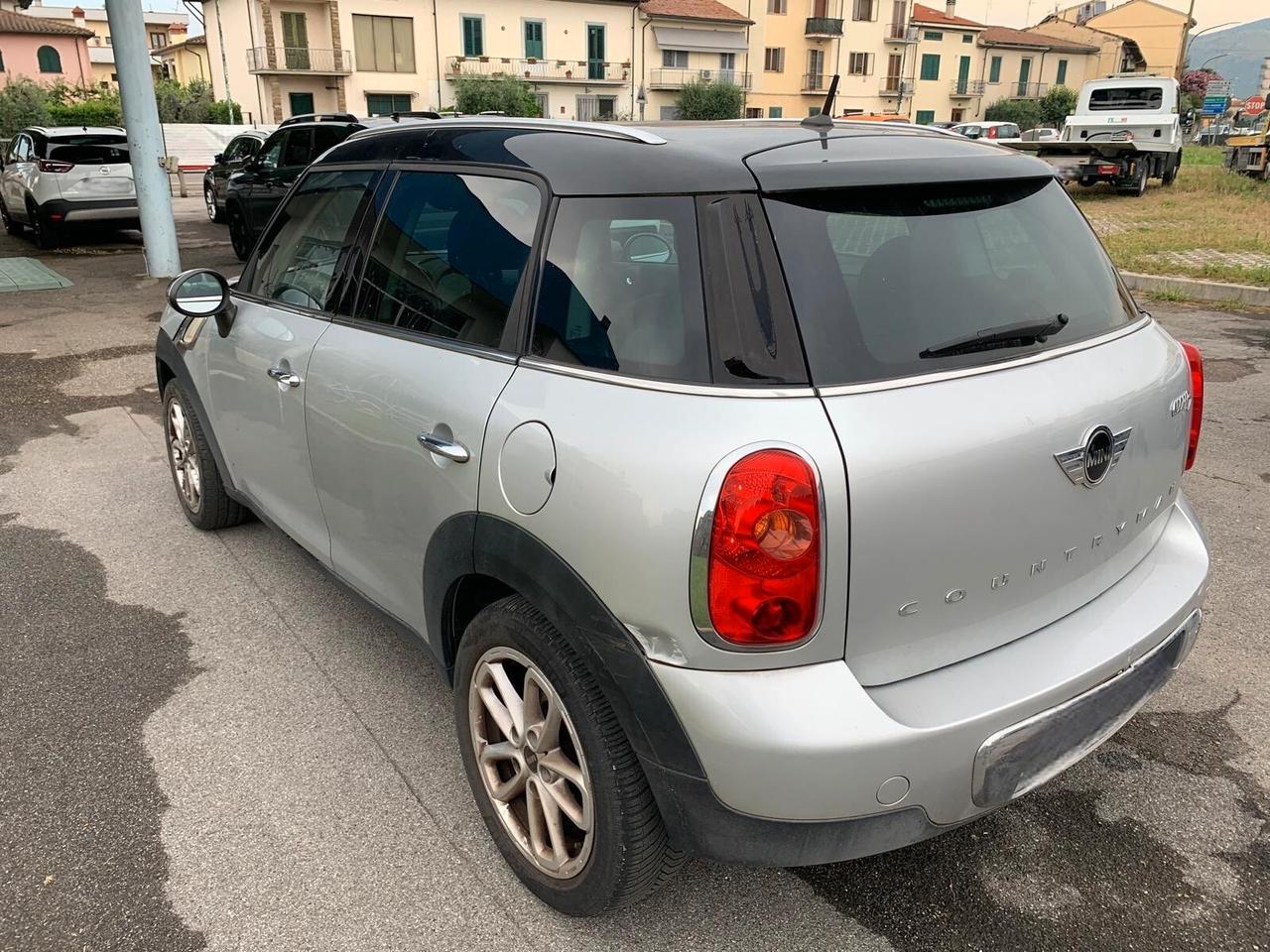 Mini Cooper D Countryman 2.0 Automatica sinistrata
