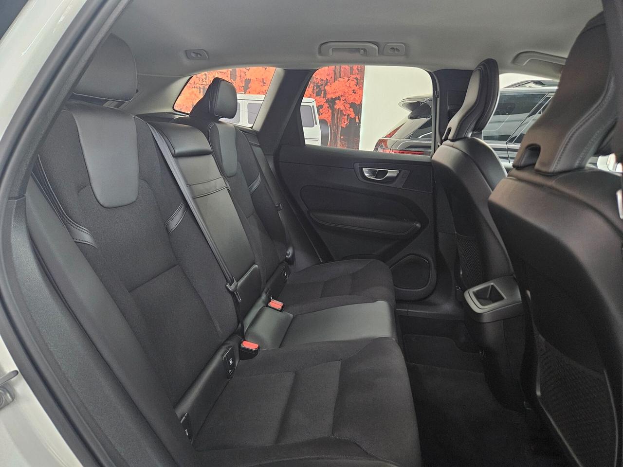 Volvo XC60 2.0 b4 Momentum awd auto my20 - IVA ESPOSTA