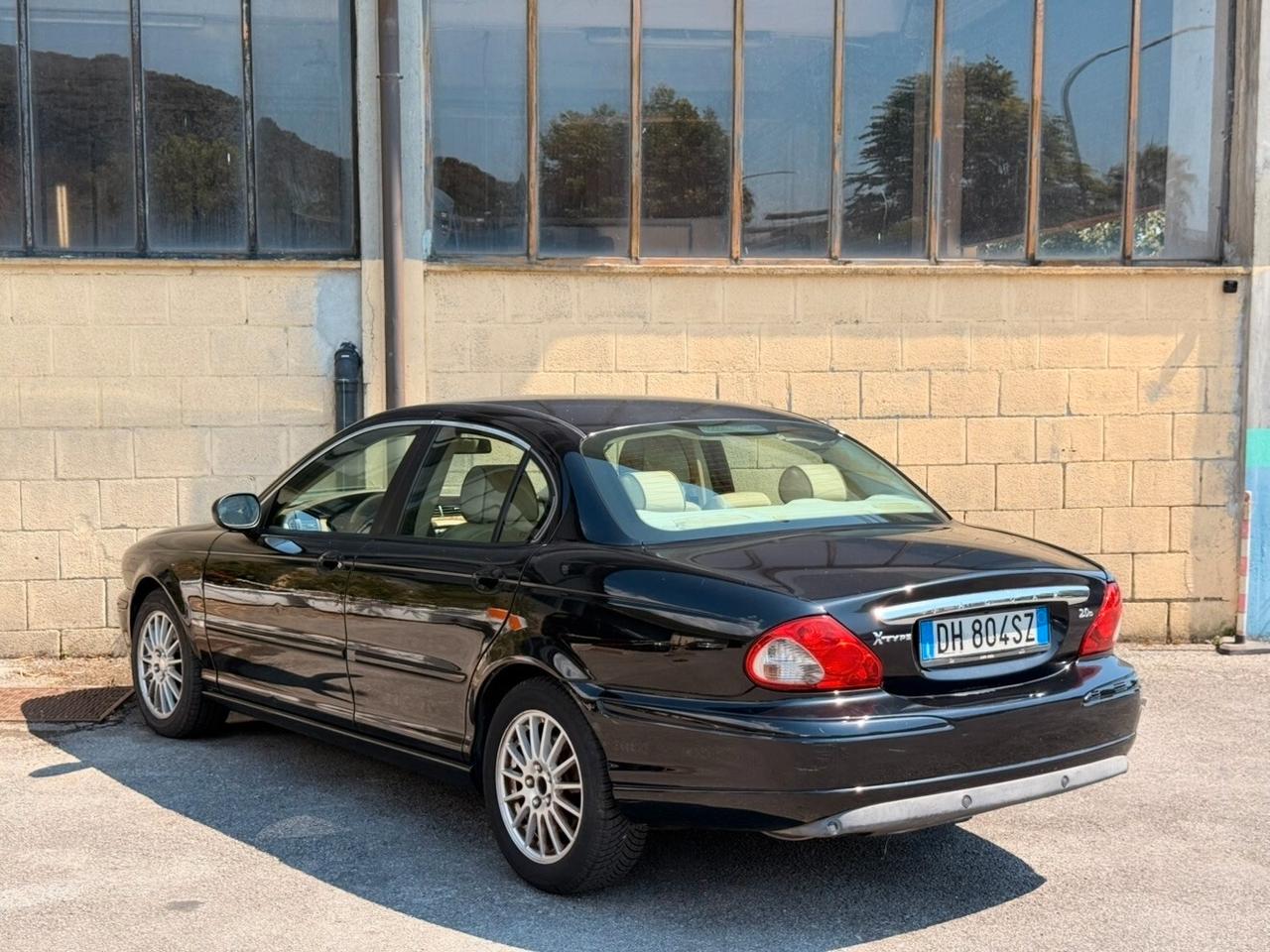 Jaguar X-Type 2.2D cat Executive