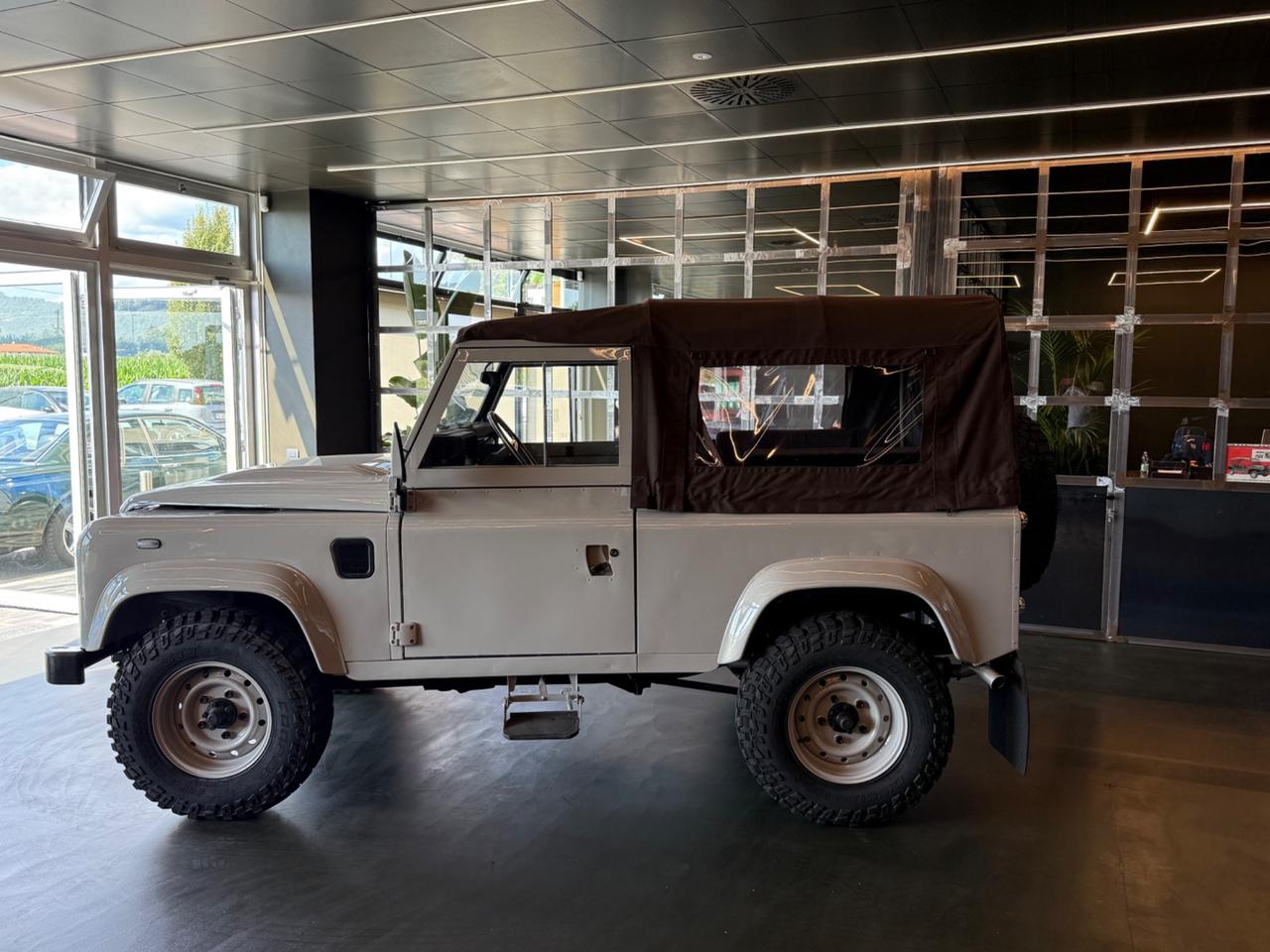 Land Rover Defender 90 2.5 td Soft Top 19J