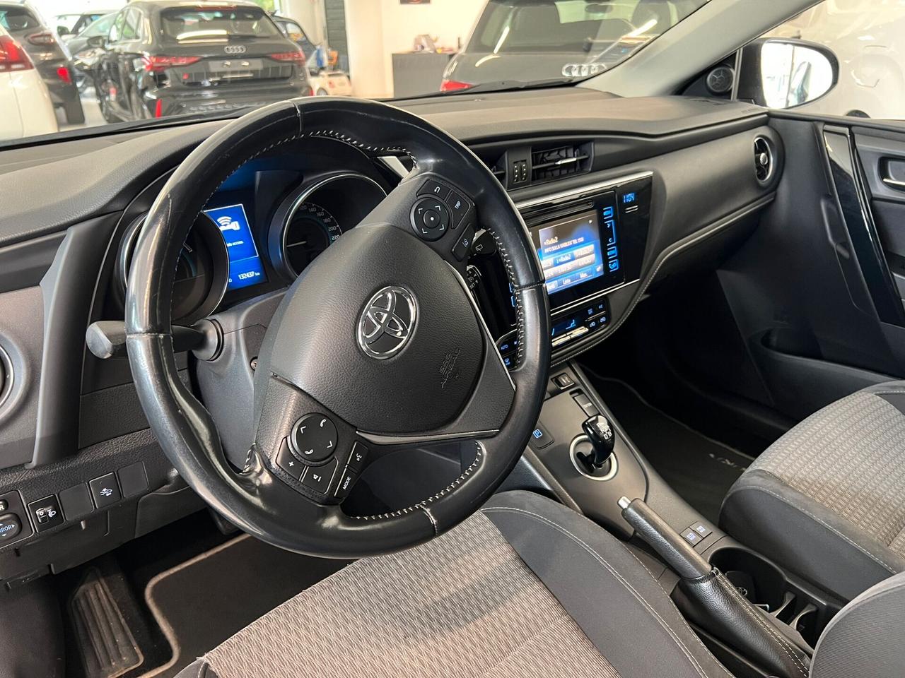 Toyota Auris Touring Sports 1.8 Hybrid Black Edition