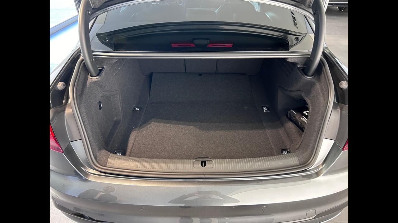 Audi A4 SEDAN 40 TDI S TRONIC
