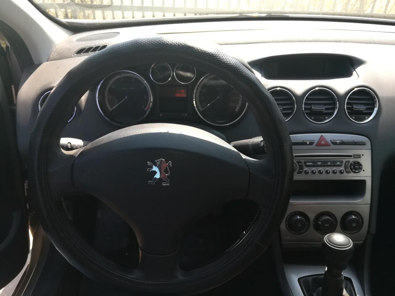 Peugeot 308 1.6 120CV KM 106. 000 BENZINA OK NEOPATENTATI