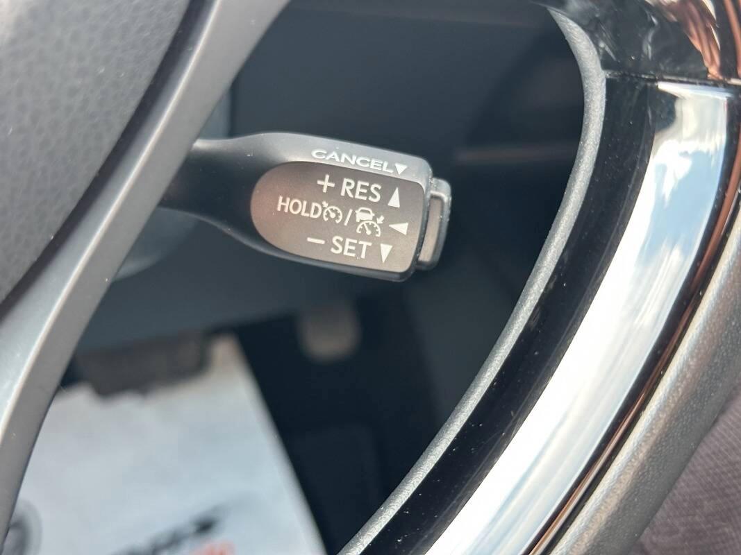 Toyota C-HR 1.8h Business AUTOMATICA e CarPlay