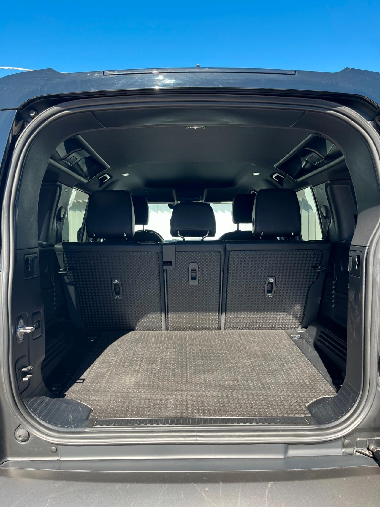 Land Rover Defender 110 3.0D I6 200 CV AWD Auto X-Dynamic SE omologato autocarro