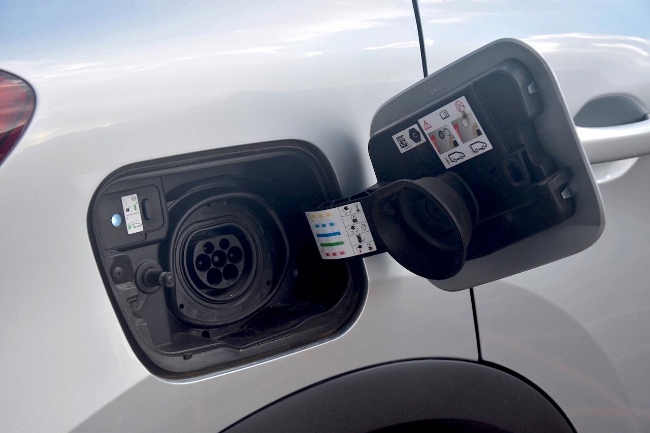 Renault Captur Plug-in Hybrid E-Tech 160cv Intens