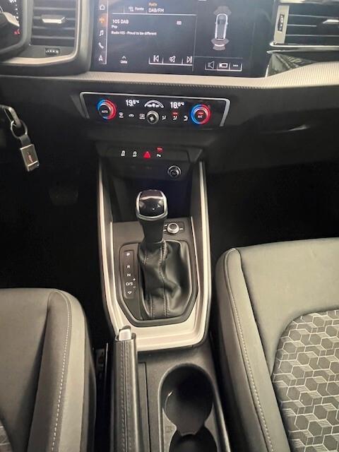 AUDI A1 SPORTBACK 1.0 BENZINA 110CV S-line S/TRONIC EDITION OK NEOPATENTATI