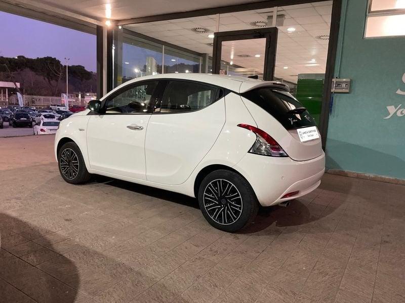 Lancia Ypsilon 1.0 FireFly 70cv S&S Hybrid GOLD