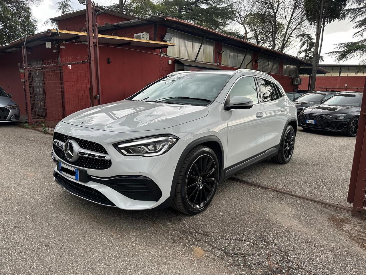 Mercedes-benz GLA 200 Automatic Premium amg kamera *promo*