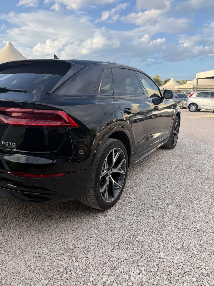 AUDI - Q8 - 50 TDI 286 CV quattro tiptronic Sport