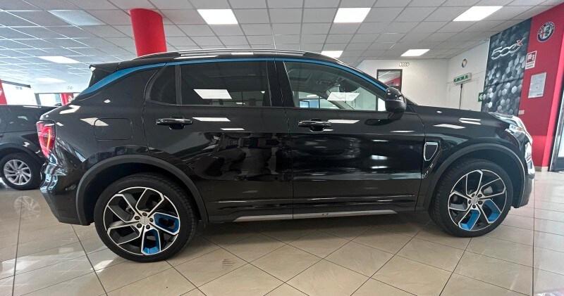 LYNK&CO 01 01 PHEV