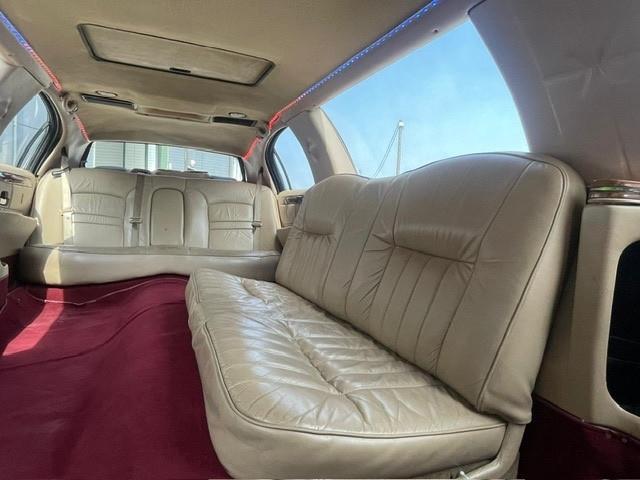 Lincoln Town Car Limousine 9 posti patente b